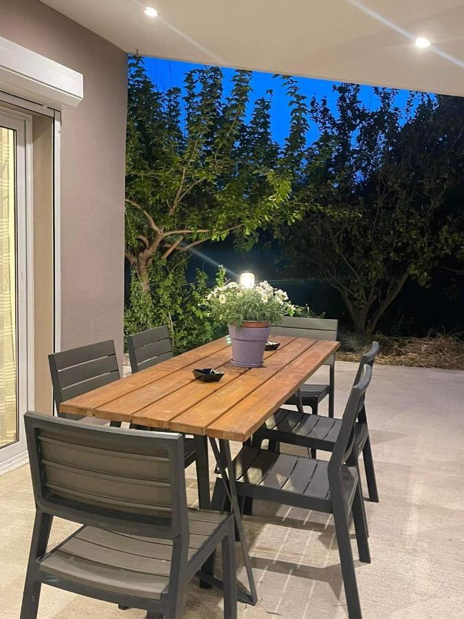 M & F House Villa Oropos Buitenkant foto